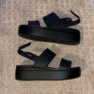 Crocs Black Brooklyn Platform Sandal